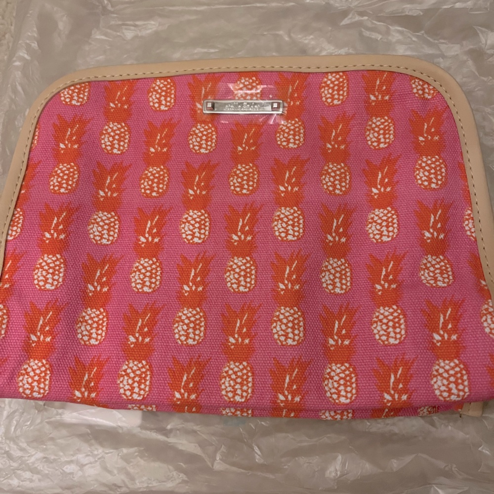 NEW! Stella&Dot pink pineapple makeup bag.
